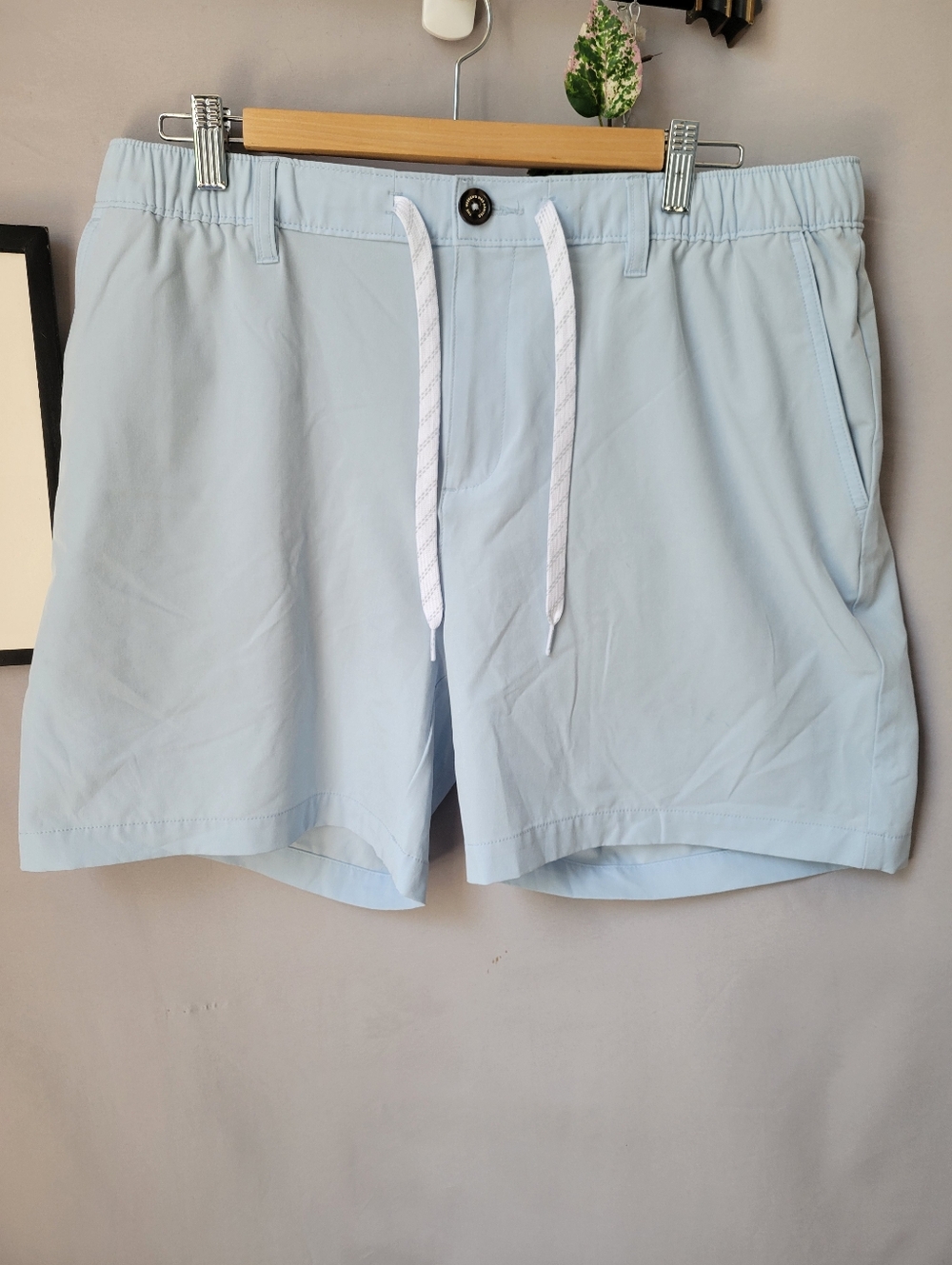 Chubbies Men's Everywear 6" Performance Shorts Light Blue XL